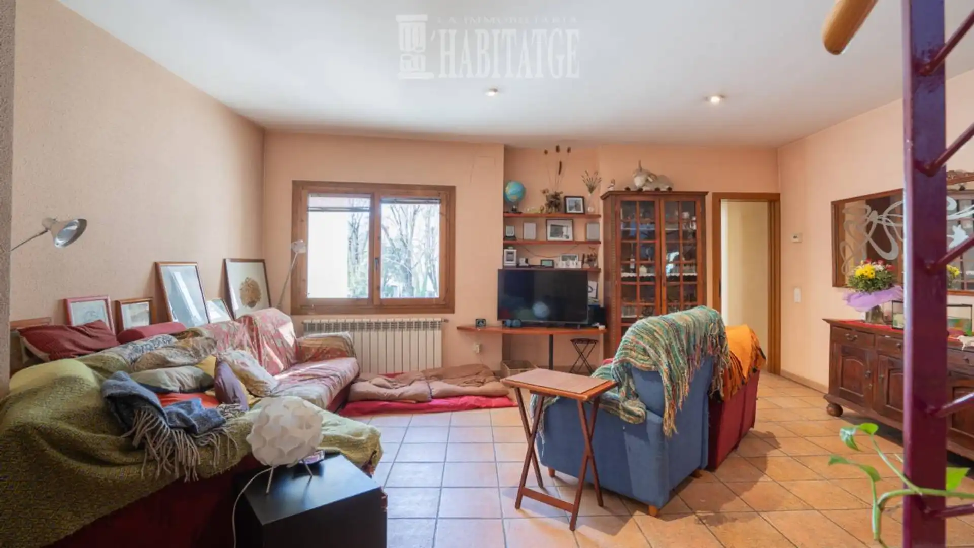 Sala de estar de Dúplex en venta en Vic con Calefacción, Terraza y Alarma