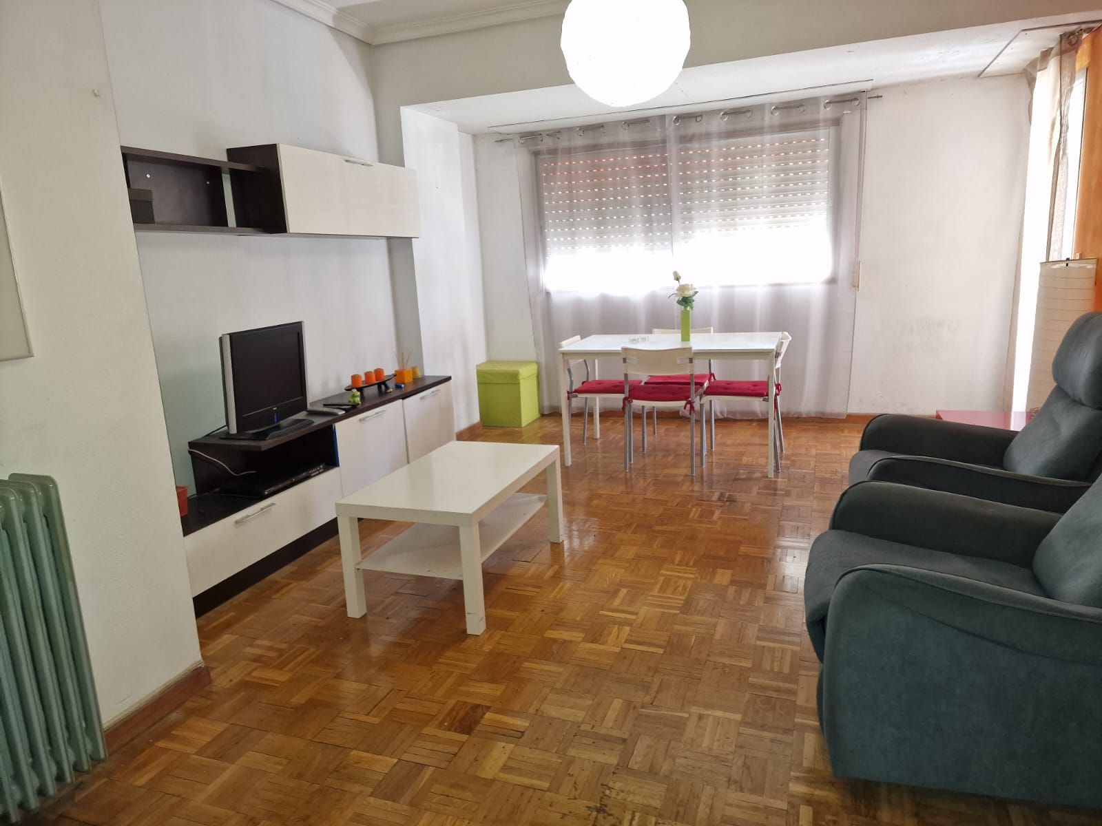 Living room of Flat for sale in Talavera de la Reina  with Parquet flooring, Terrace and Furnished