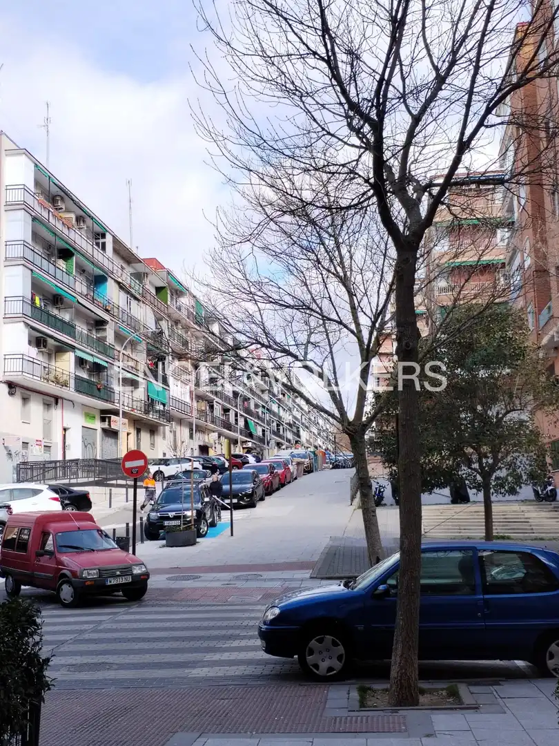 Außenansicht von Wohnung zum Verkauf in Alcorcón mit Klimaanlage, Heizung und Terrasse
