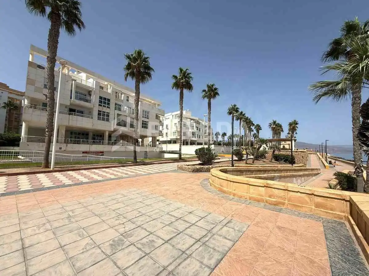 Vista exterior de Apartamento en venta en Roquetas de Mar con Aire acondicionado, Terraza y Amueblado