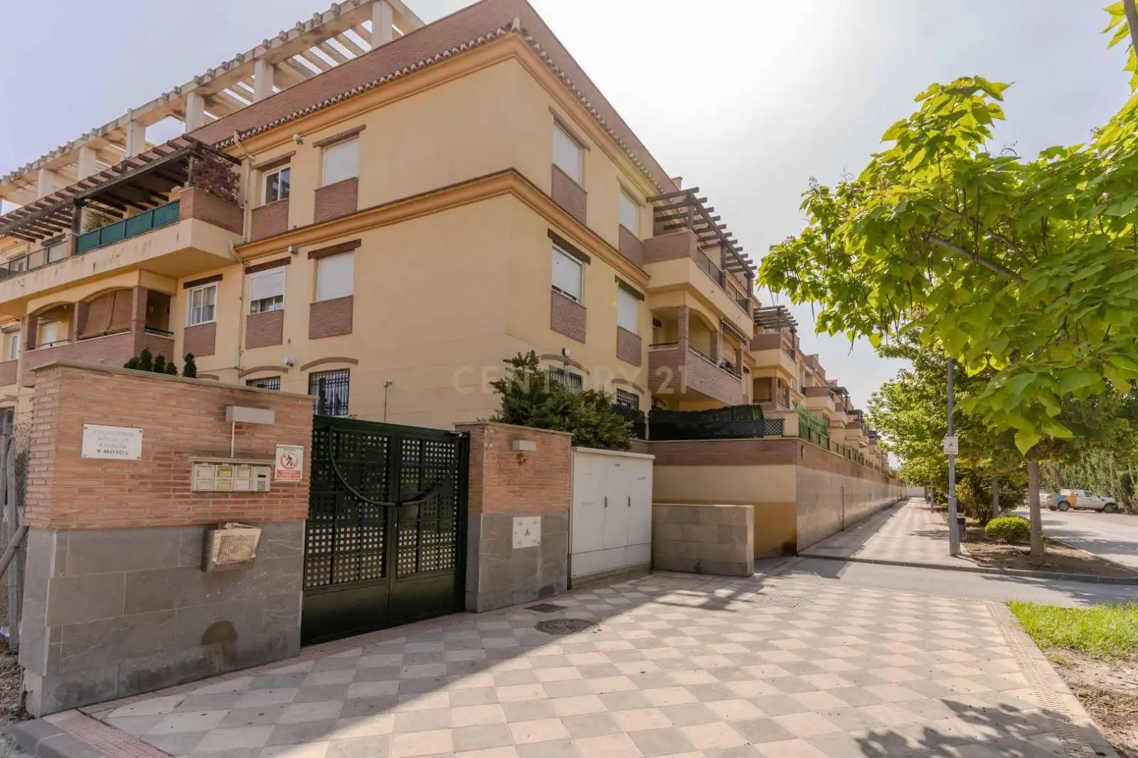 Exterior view of Apartments for sale in Atarfe  with Balcony and Community pool