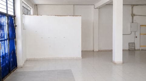 Foto 2 von Fabrikhallen zur Miete in Avenida Solvay, Inmobiliaria - Barreda, Torrelavega