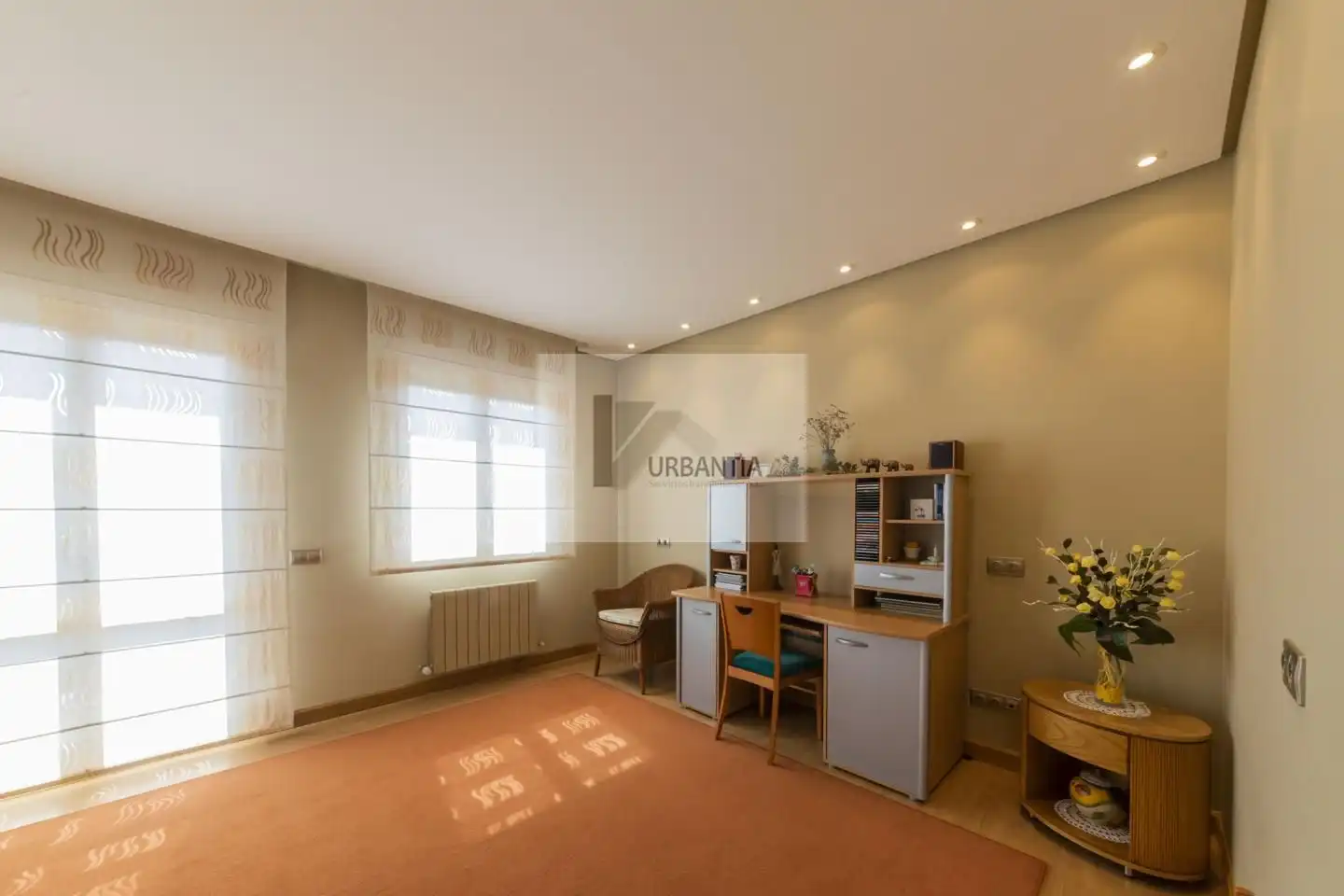 Sala de estar de Casa o chalet en venta en Cizur con Calefacción, Jardín privado y Parquet