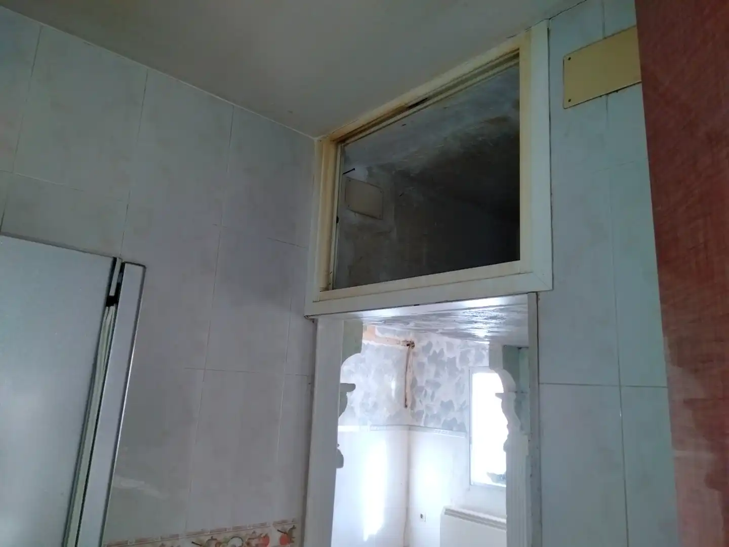 Bathroom of Flat for sale in Madrid
