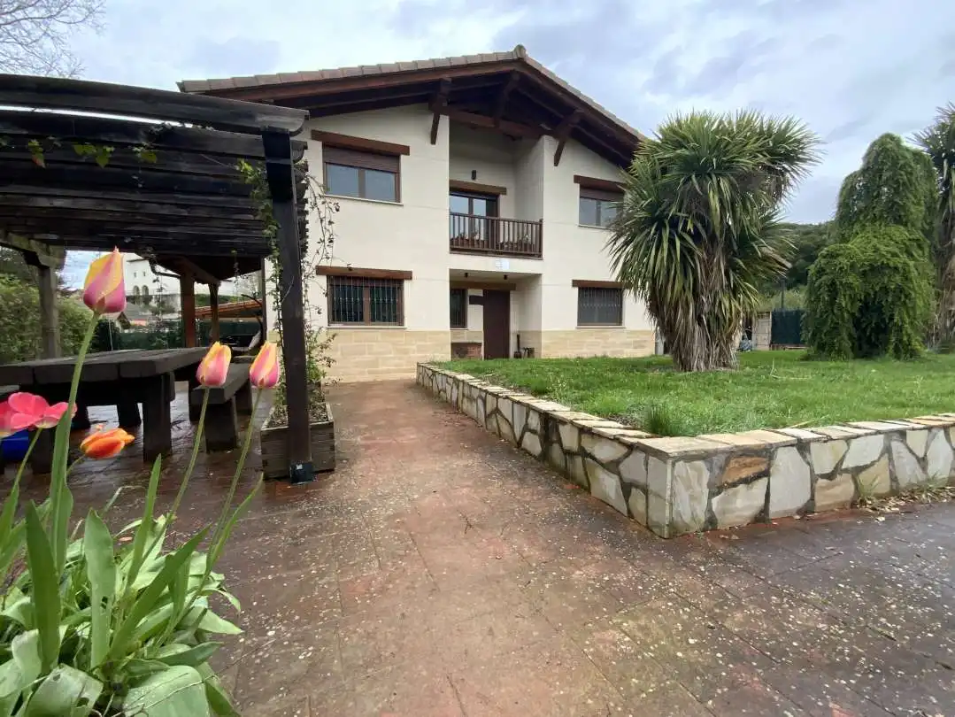 Exterior view of Houses for sale in Erriberagoitia / Ribera Alta  with Heating, Private garden and Terrace