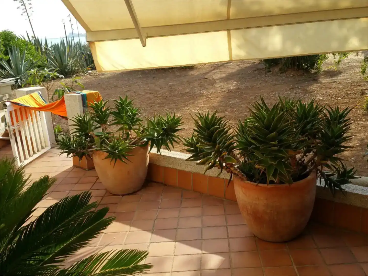 Terrassa de Casa adosada de lloguer en Sitges amb Aire condicionat, Jardí privat i Piscina