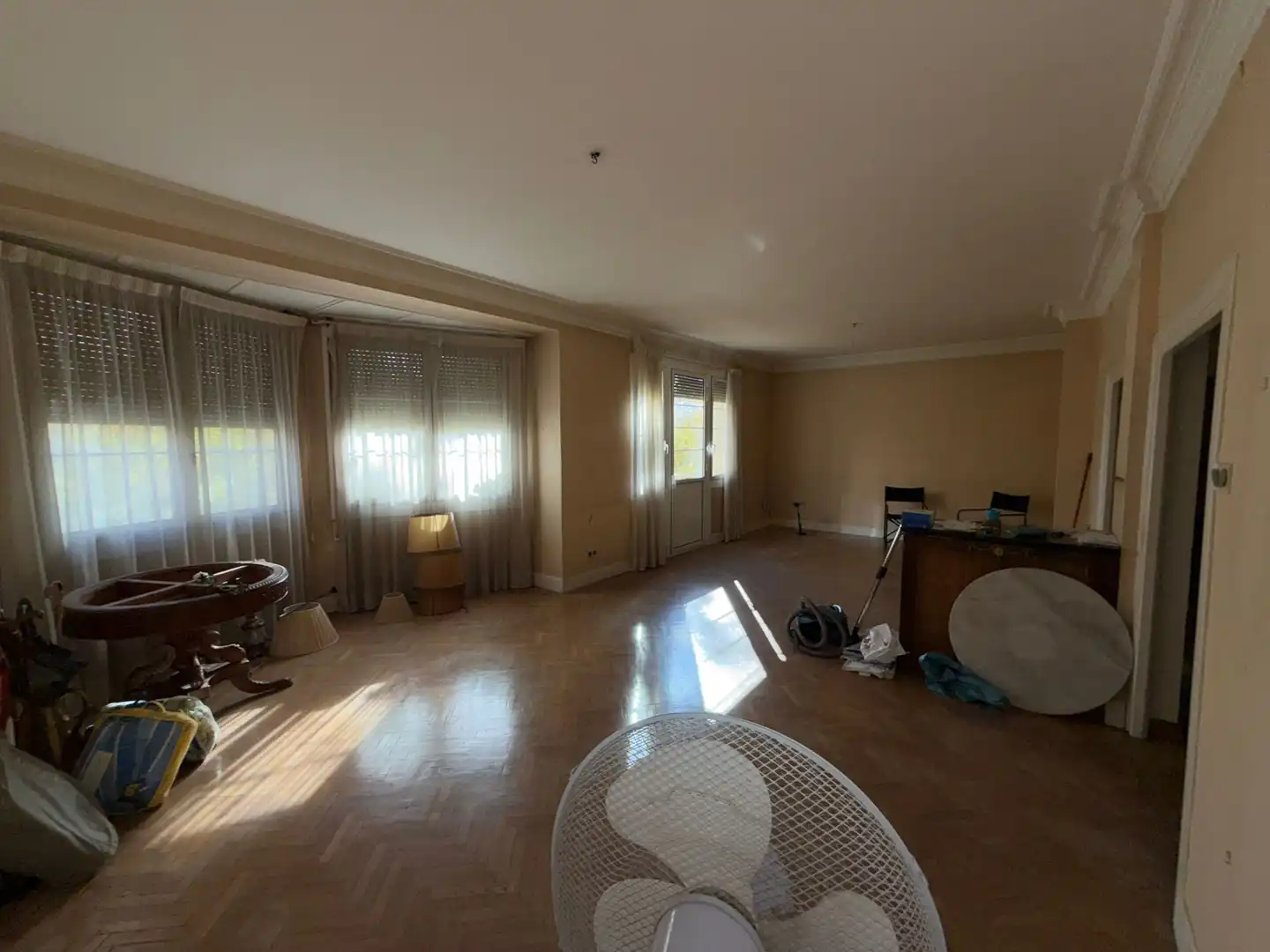 Living room of Flat for sale in Zaragoza  with Heating, Terrace and Furnished