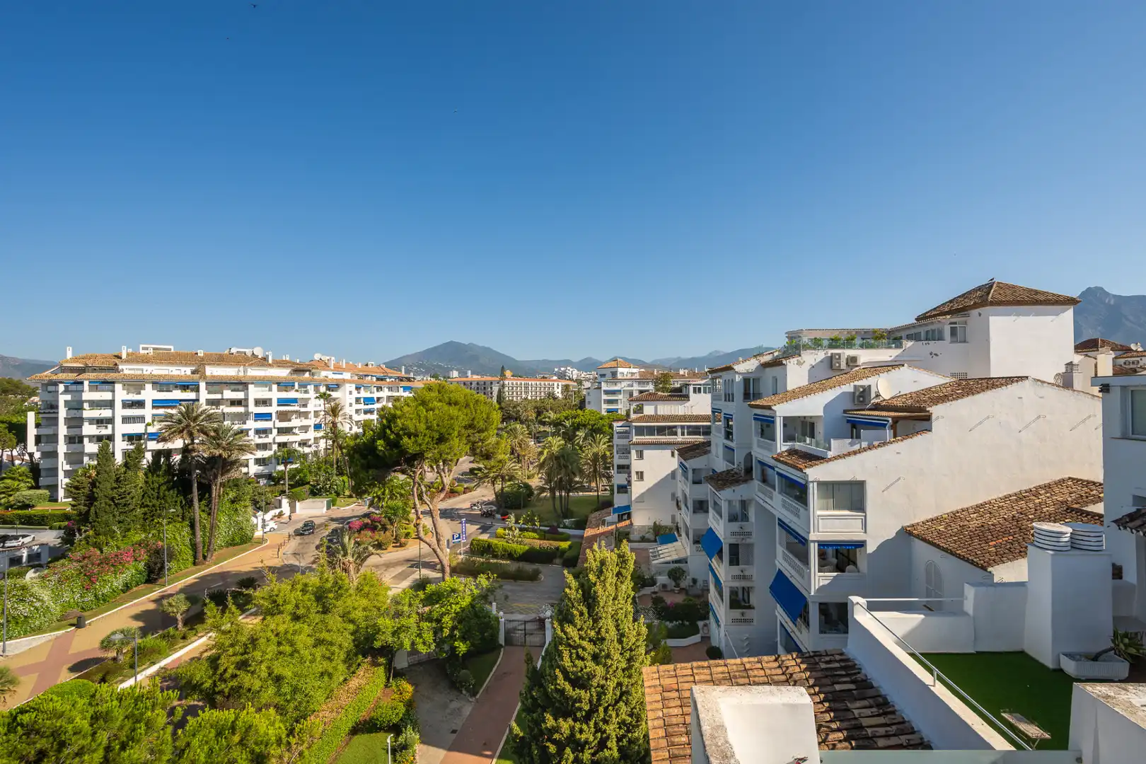 Apartament amb piscina en venda a Nueva Andalucía, imagen 56