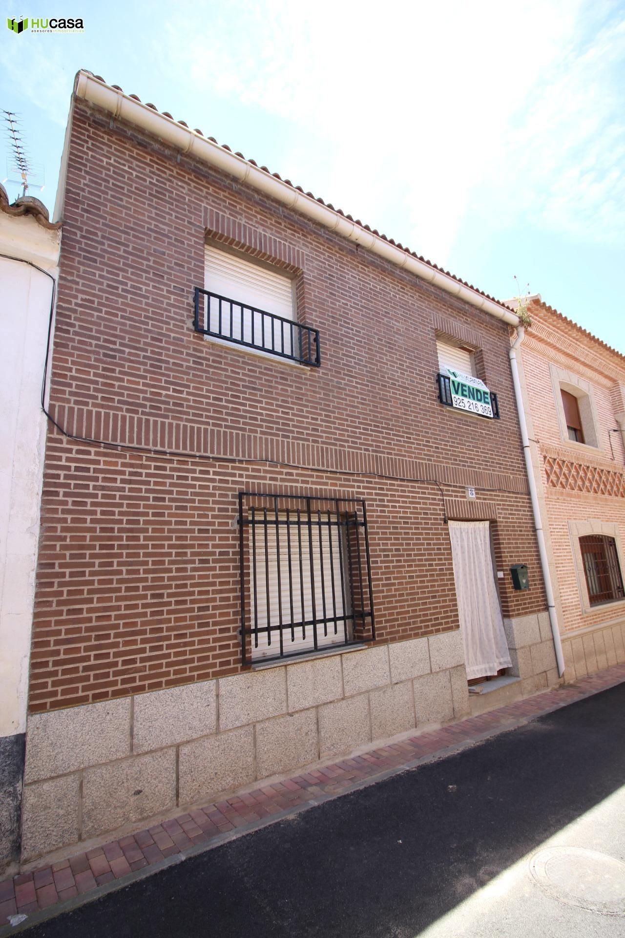 Exterior view of House or chalet for sale in Menasalbas