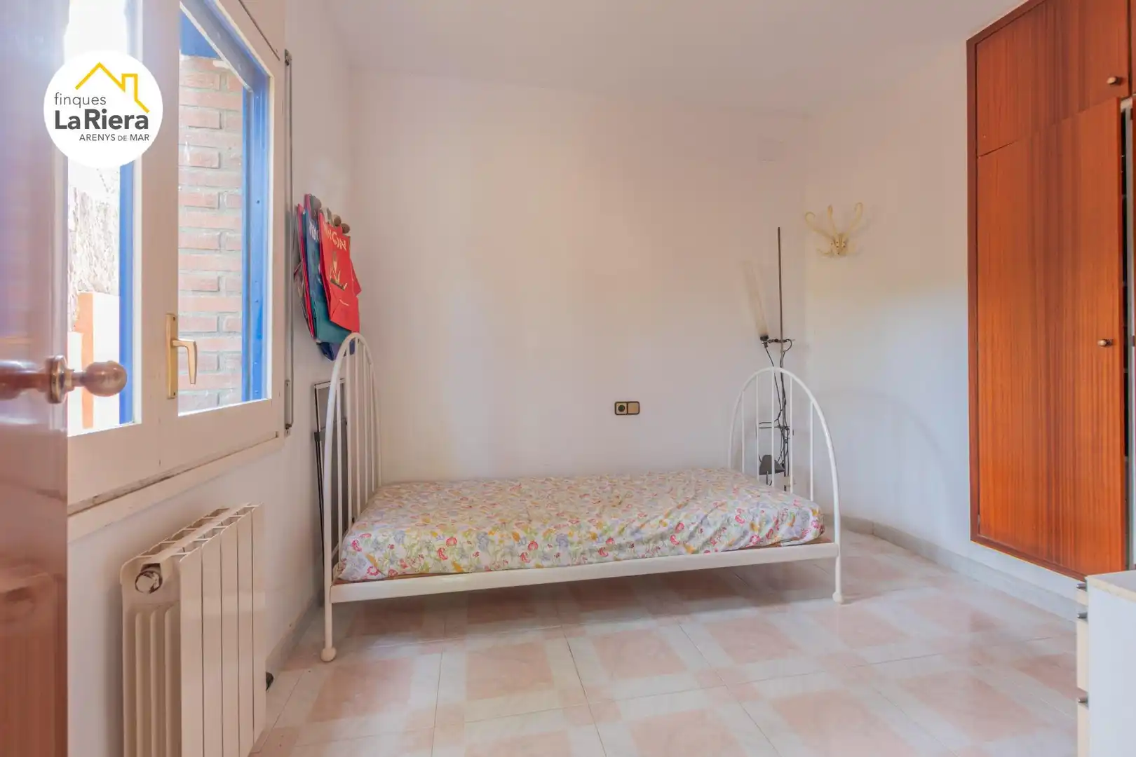 Dormitori de Casa o xalet en venda en Arenys de Munt amb Calefacció, Jardí privat i Piscina