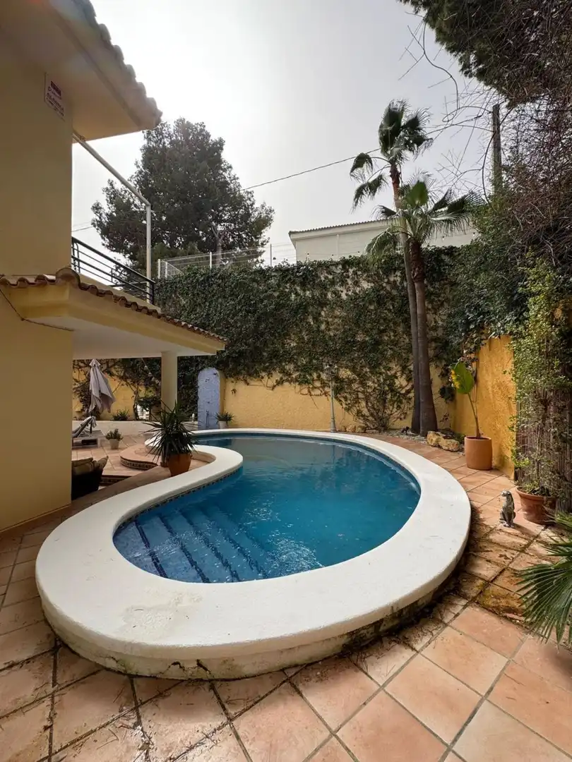 Piscina de Casa o xalet en venda en L'Alfàs del Pi amb Aire condicionat, Jardí privat i Terrassa