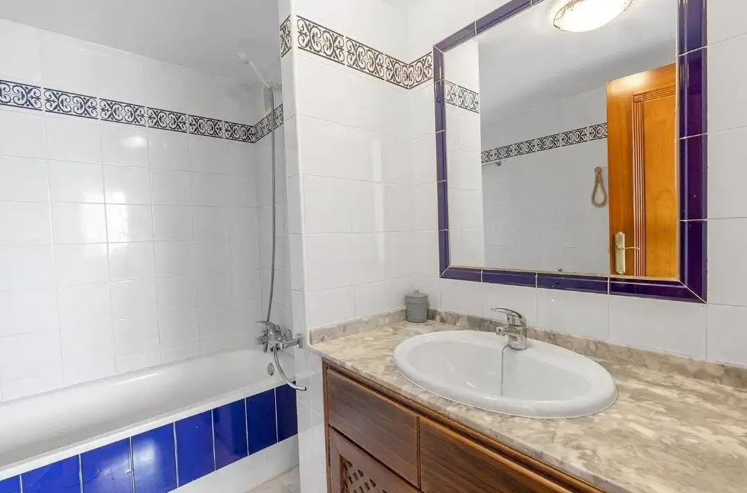 Apartamento con terraza en venta en Playa de los Locos, imagen 15