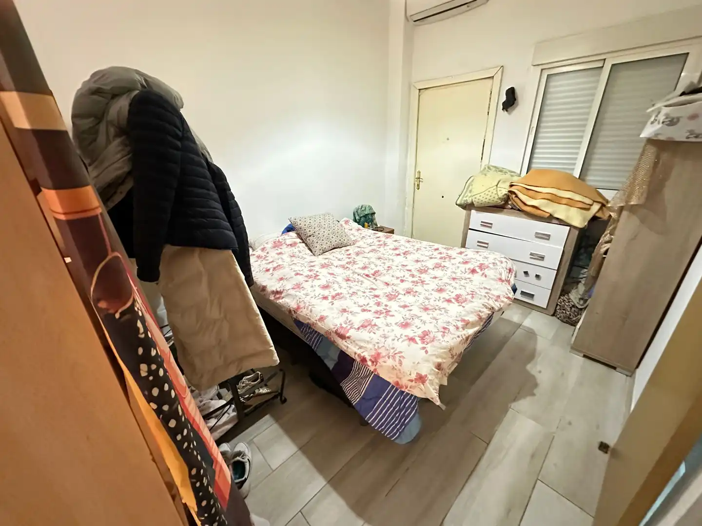 Habitación de Apartamento en venta en Torremolinos con Aire acondicionado y Amueblado