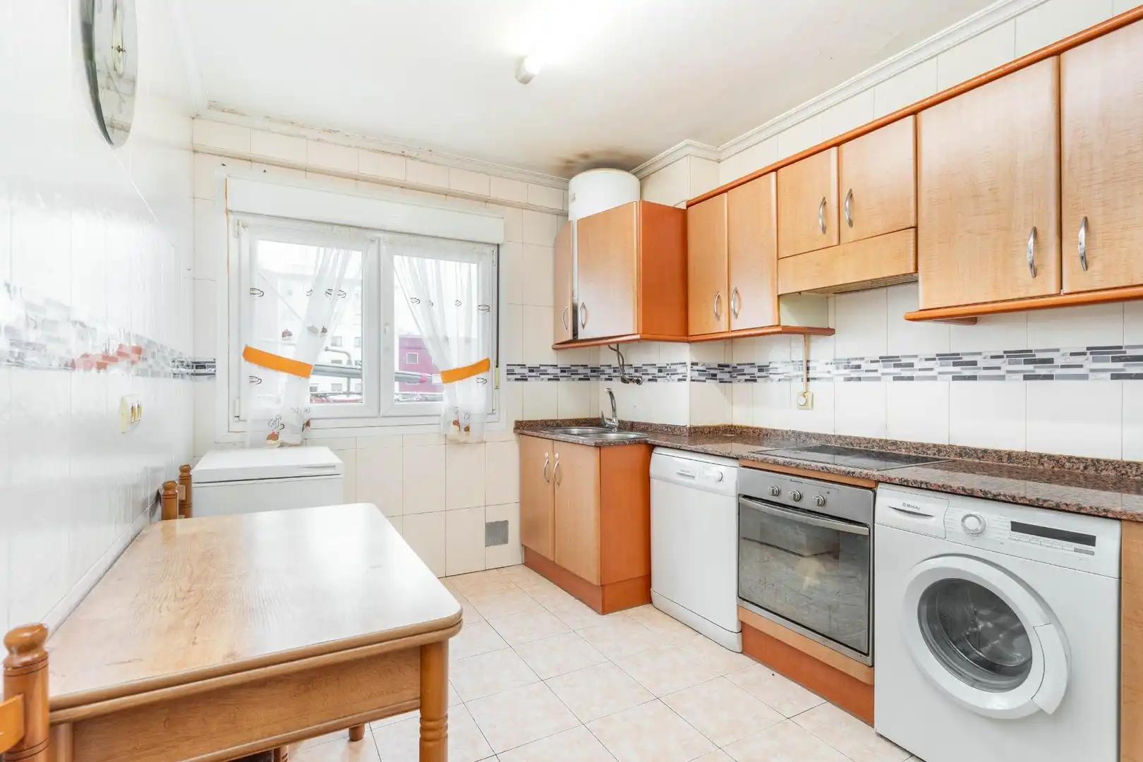 Cocina de Piso en venta en Gijón  con Calefacción, Terraza y Amueblado