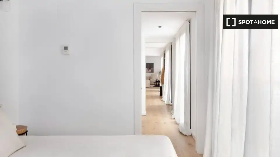Flat with terrace to rent in Ciutat Vella, imagen 9