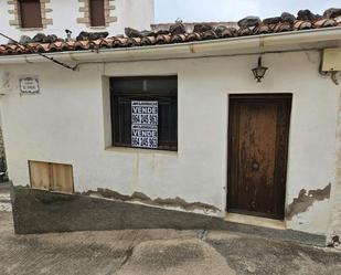 Vista exterior de Casa o xalet en venda en Chodos / Xodos amb Calefacció, Traster i Moblat