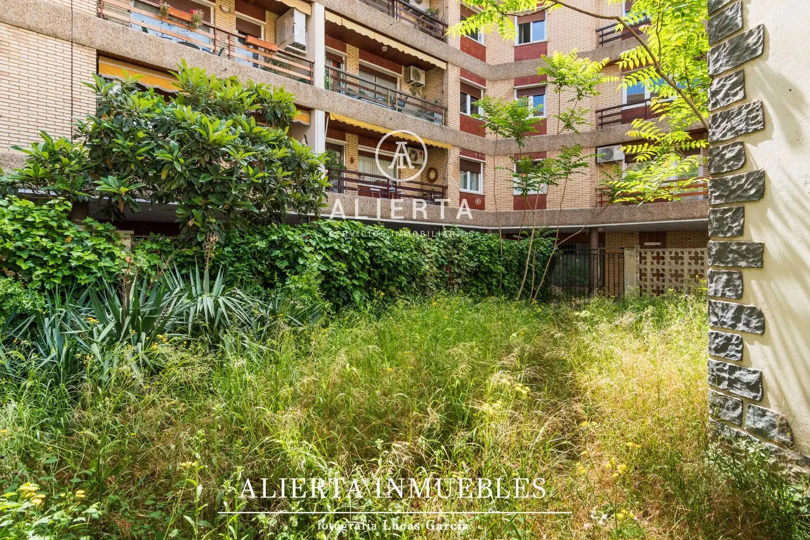 Vista exterior de Casa o chalet en venta en Zaragoza con Calefacción y Terraza