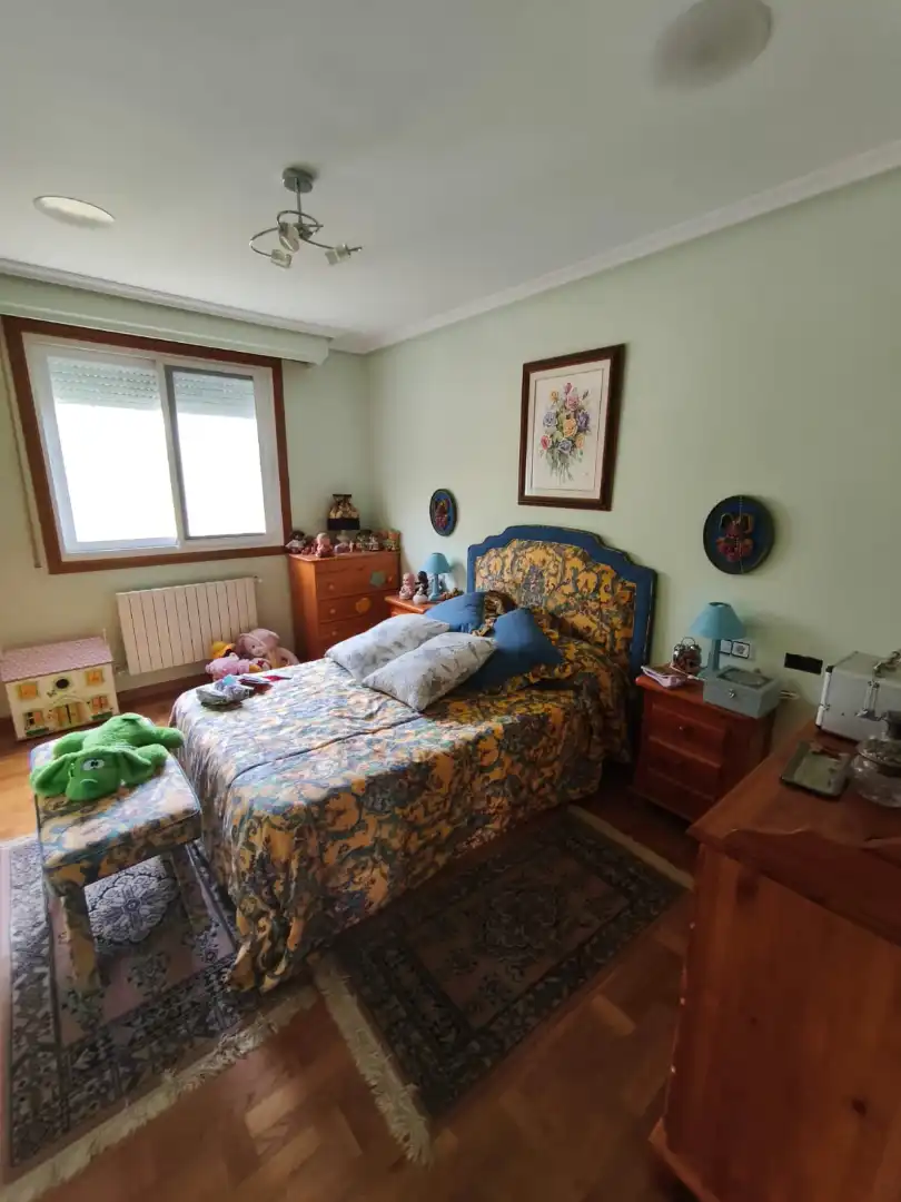 Bedroom of Houses for sale in Toén  with Heating, Private garden and Parquet flooring