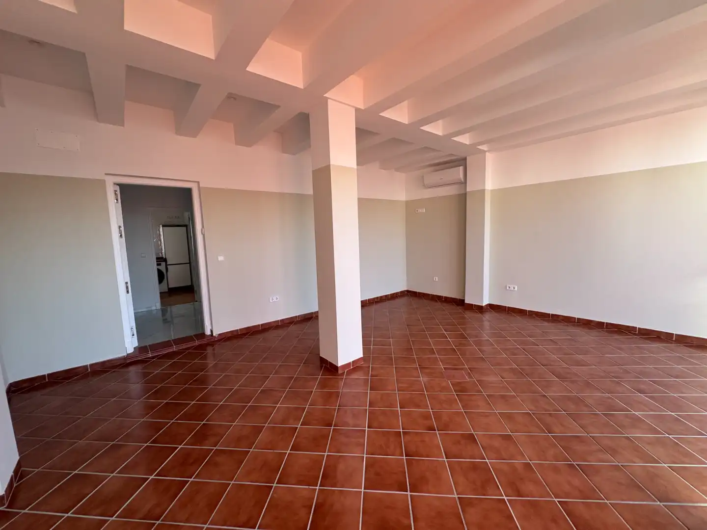 Dachboden zur Miete in Alcalá de Guadaira mit Klimaanlage, Terrasse und Ofen