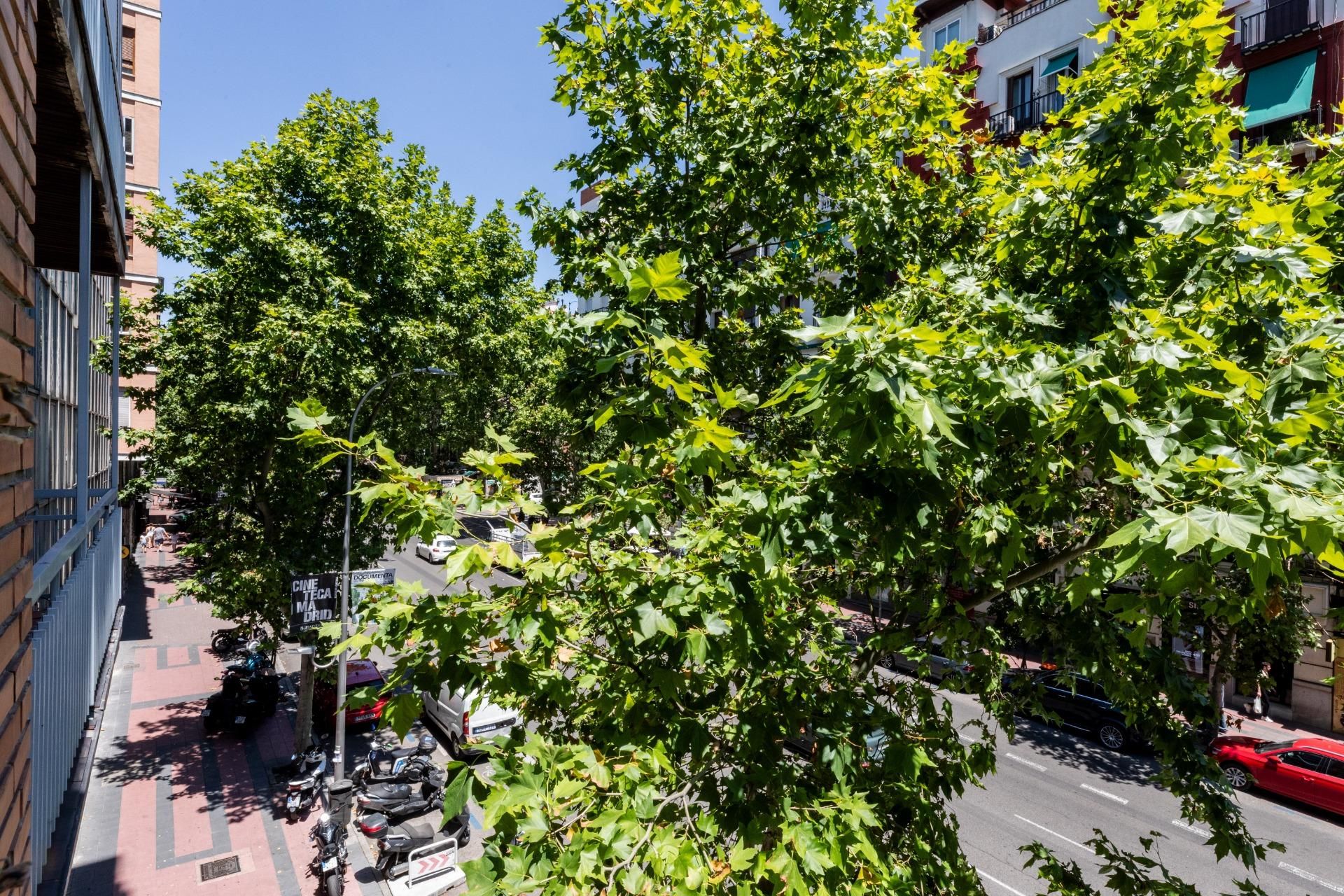 Exterior view of Flat for sale in  Madrid Capital  with Heating, Terrace and Storage room