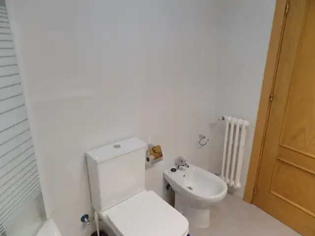 Badezimmer von Wohnung zur Miete in Madrid mit Heizung, Terrasse und Möbliert