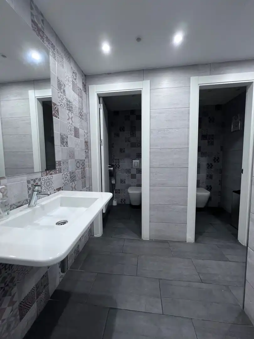 Badezimmer von Geschaftsraum zum Verkauf in Málaga mit Terrasse