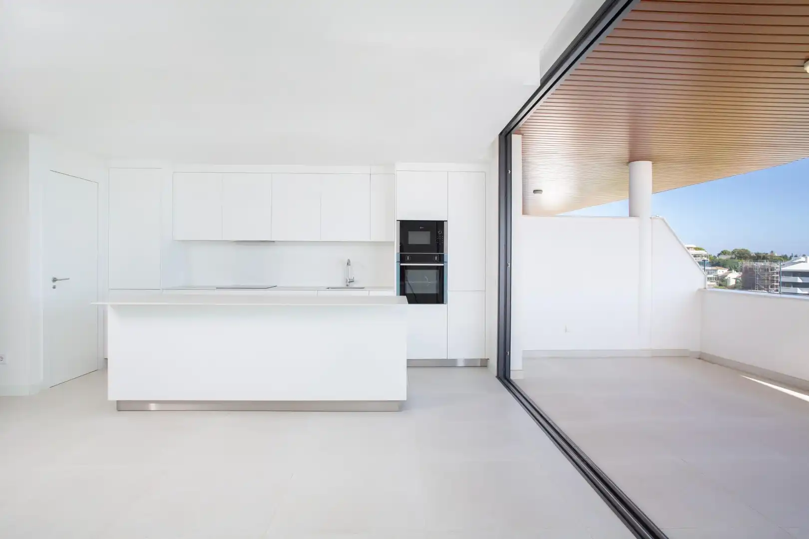 Kitchen of Flat for sale in Fuengirola  with Air Conditioner, Terrace and Storage room