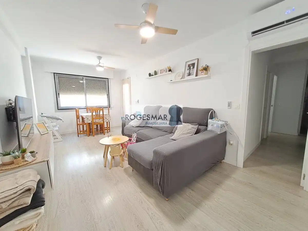 Sala d'estar de Pis en venda en Benicasim / Benicàssim amb Aire condicionat i Terrassa