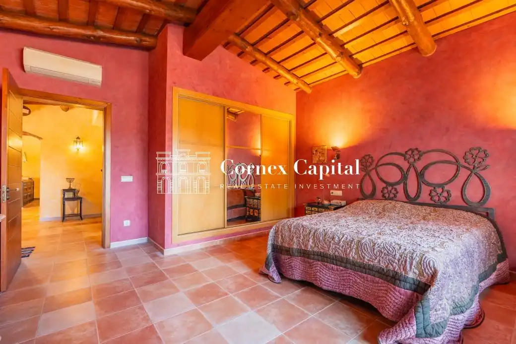 Dormitori de Finca rústica en venda en Torroella de Montgrí amb Aire condicionat, Calefacció i Jardí privat