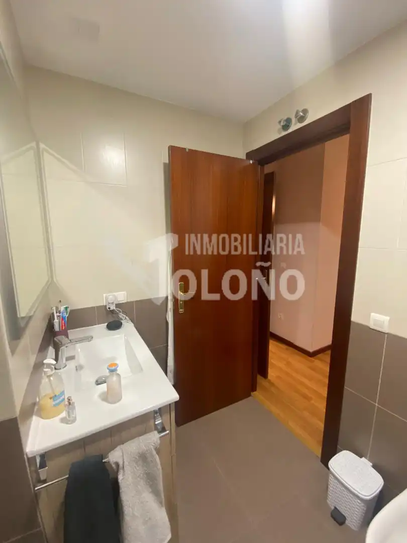 Piso en venta en Calle Luis Cernuda, 38, Haro