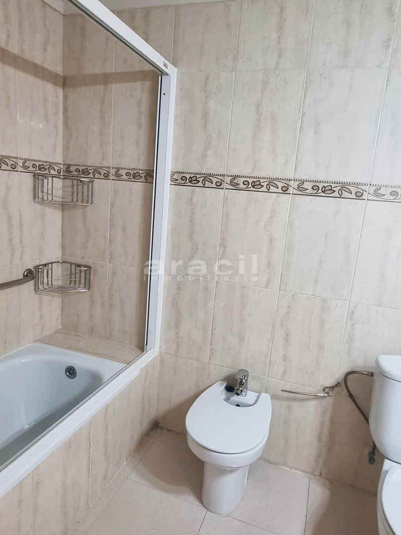 Baño de Piso en venta en Alcoy / Alcoi con Aire acondicionado y Balcón
