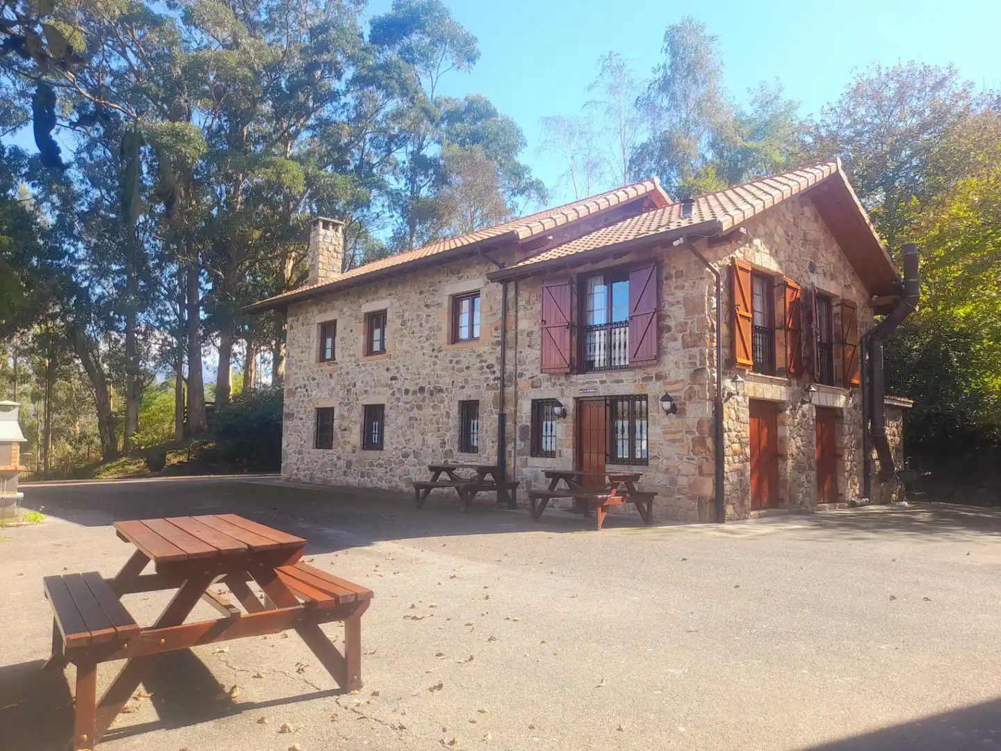 Vista exterior de Casa o xalet en venda en Villacarriedo amb Calefacció i Moblat