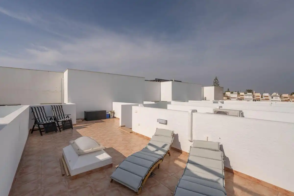 Casa aparellada amb terrassa en venda a Calle Teide, imagen 21
