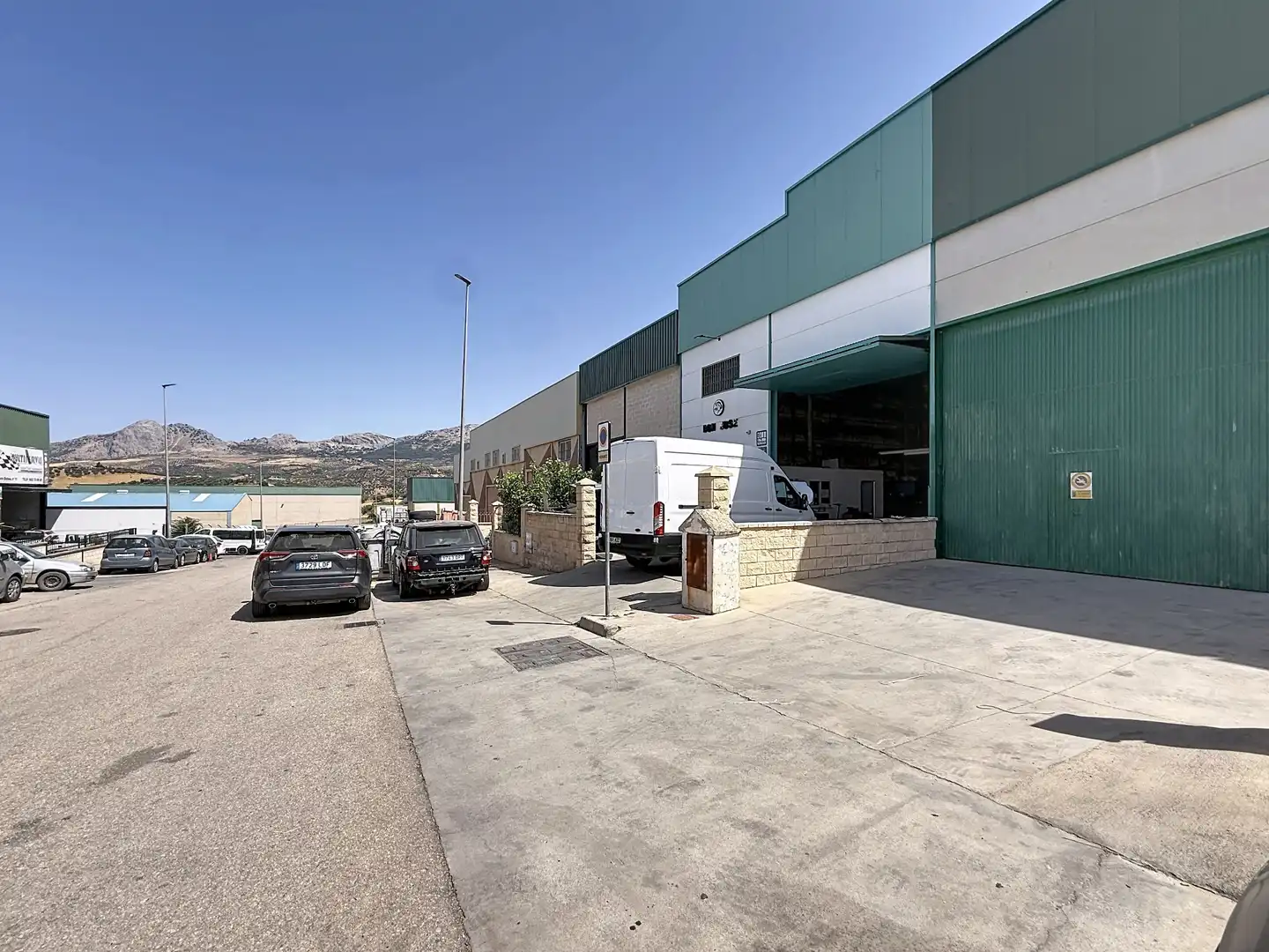 Vista exterior de Nau industrial en venda en Colmenar