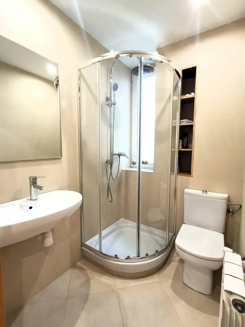 Badezimmer von Wohnung zum Verkauf in Santander mit Heizung und Möbliert