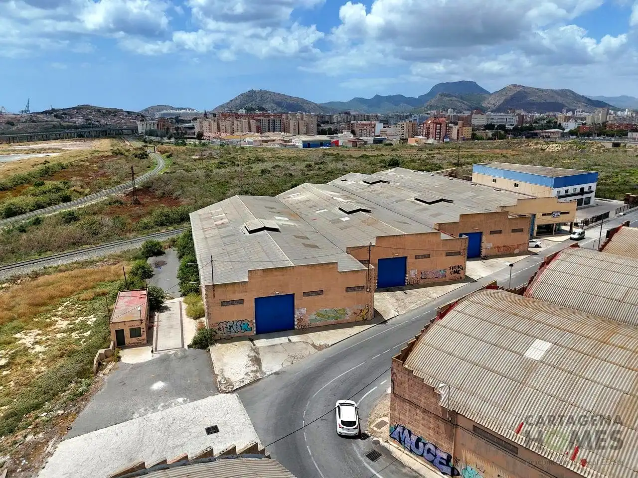 Außenansicht von Fabrikhallen zum Verkauf in Cartagena