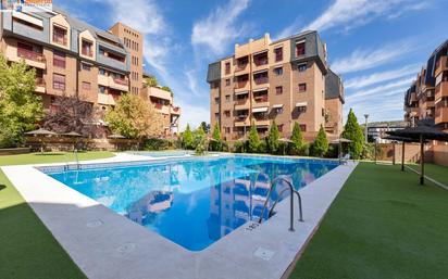 Swimming pool of Flat for sale in  Granada Capital  with Terrace and Balcony