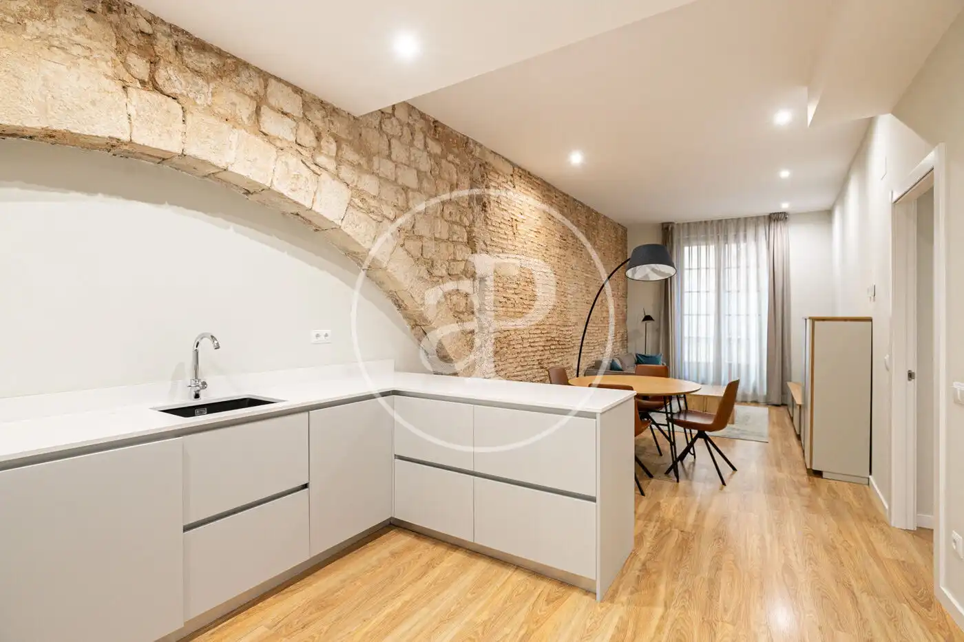 Piso con terraza en alquiler en Carrer de la Palla, imagen 4