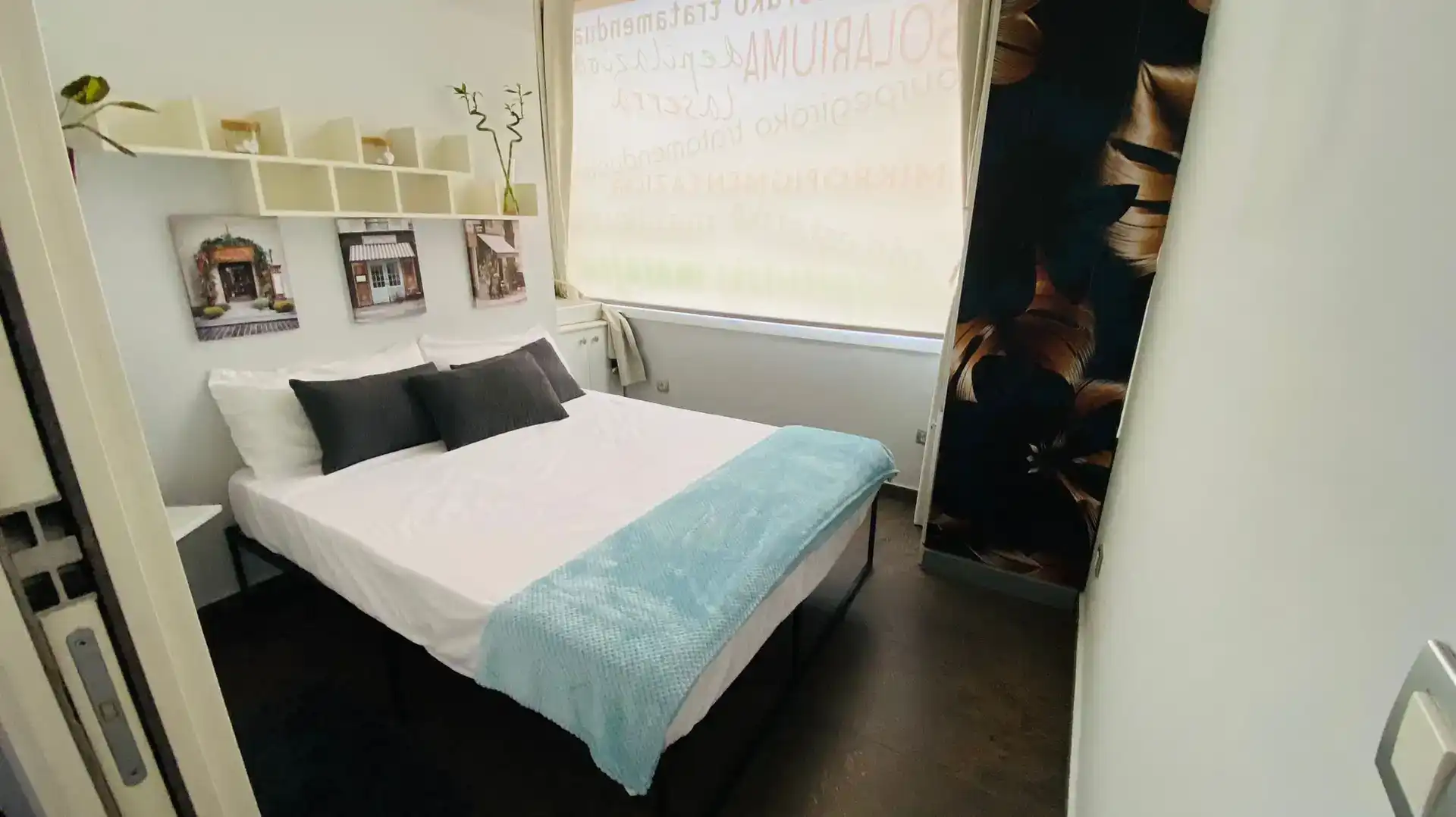 Schlafzimmer von Erdgeschoss zur Miete in Lekeitio mit Klimaanlage und Möbliert