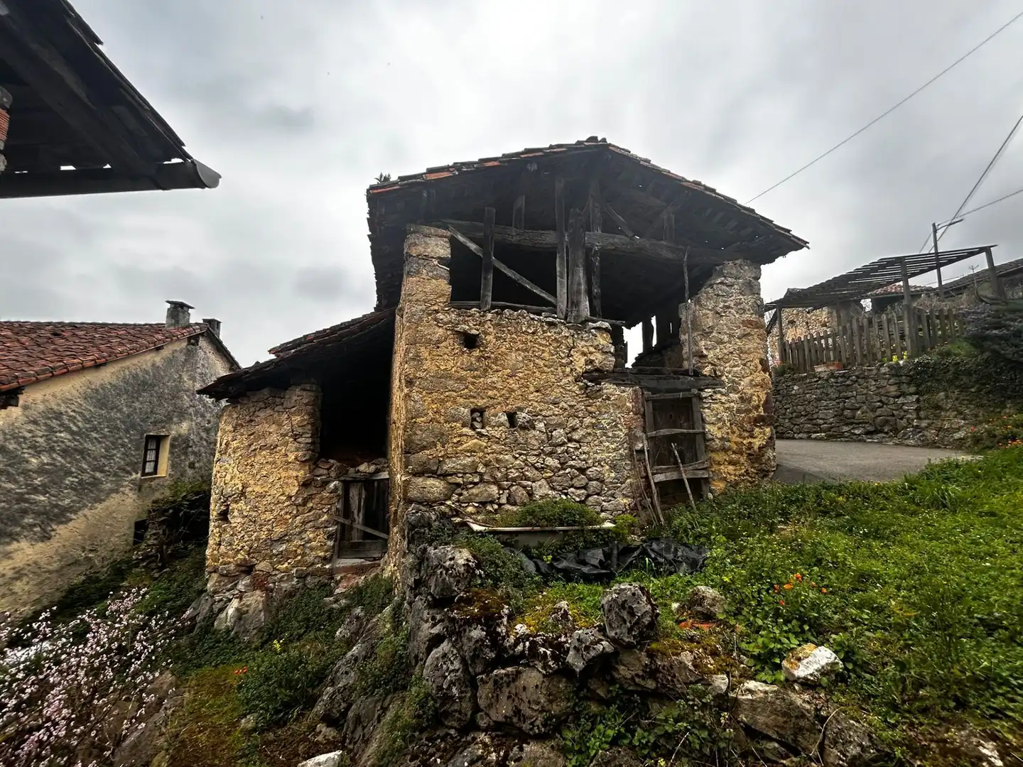 Casa con jardín en venta en Cangas de Onís