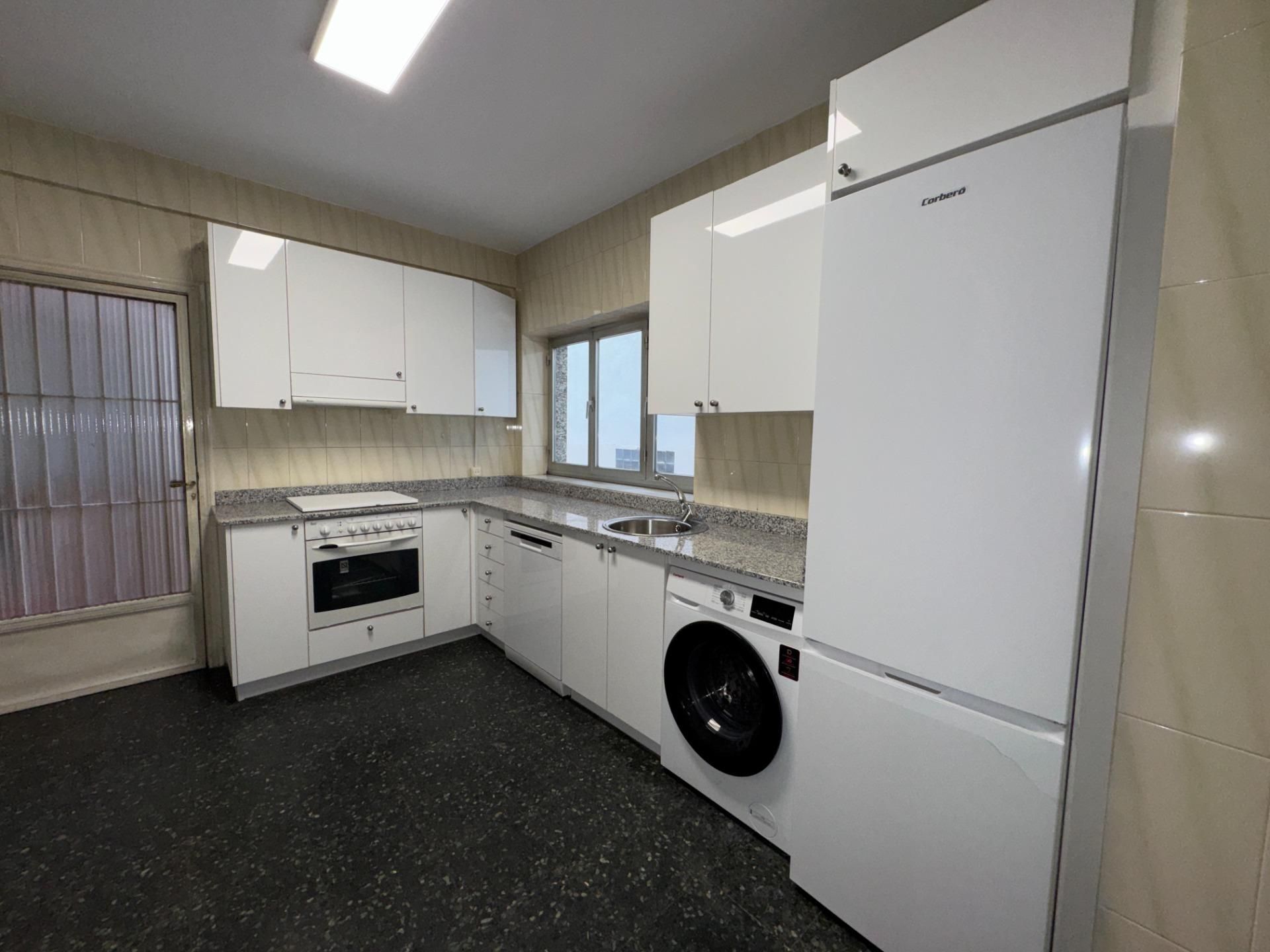 Kitchen of Flat to rent in Ponferrada  with Heating, Parquet flooring and Balcony