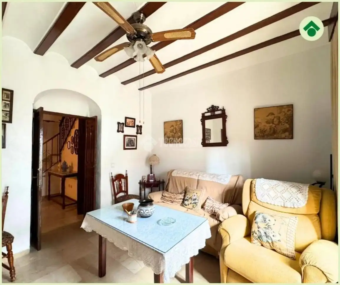 Sala de estar de Casa o chalet en venta en Las Cabezas de San Juan con Terraza y Balcón