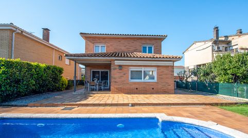 Photo 3 of Houses for sale in Carrer Pineda, Quart, Girona