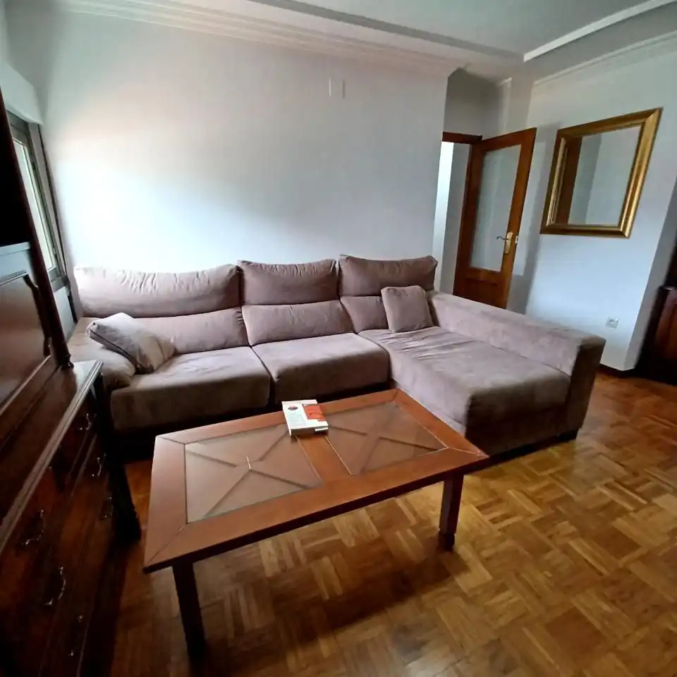 Wohnzimmer von Wohnung zur Miete in Ourense Capital  mit Heizung, Privatgarten und Möbliert