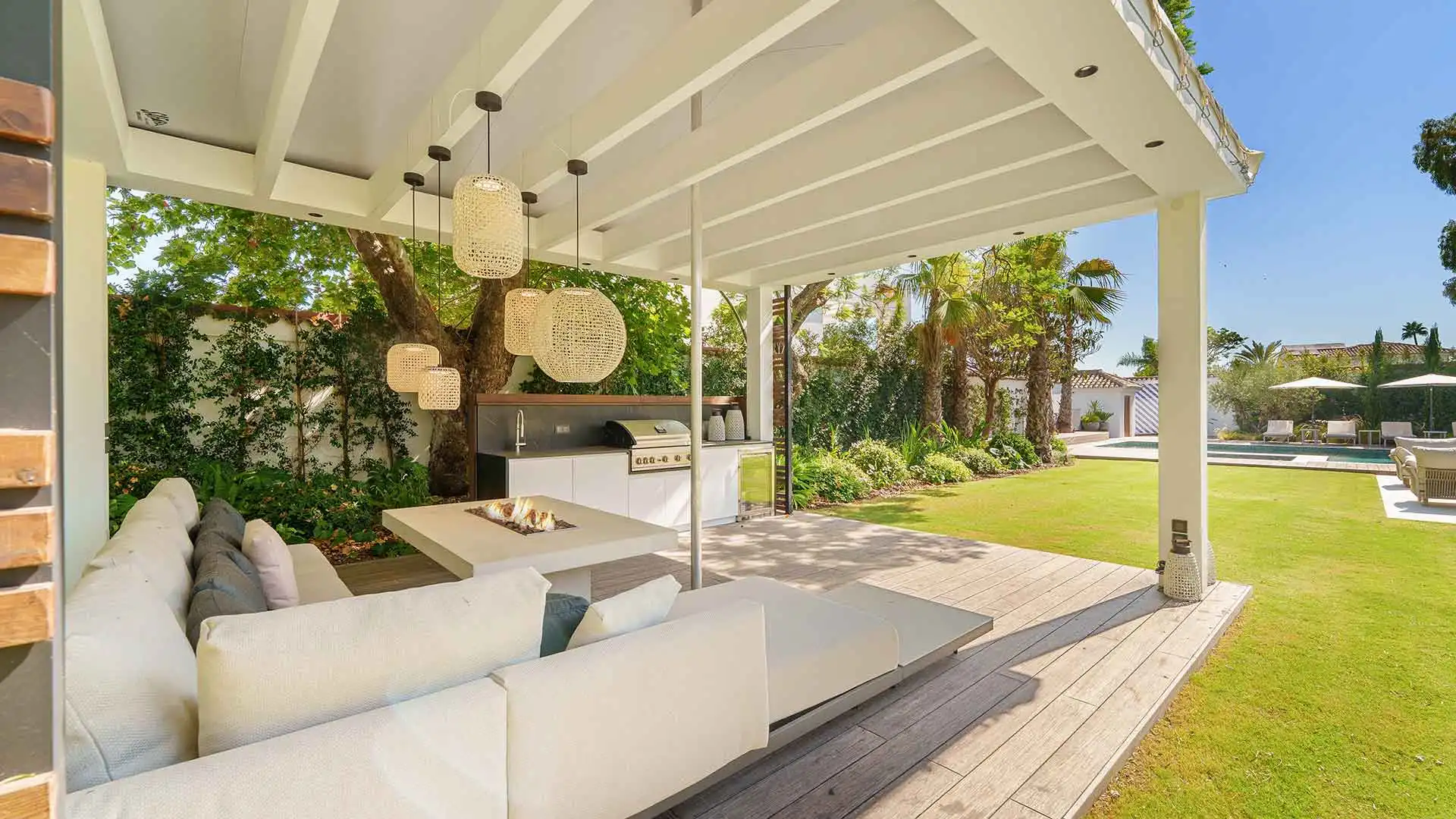 Terrassa de Casa o xalet en venda en Marbella amb Aire condicionat, Jardí privat i Terrassa