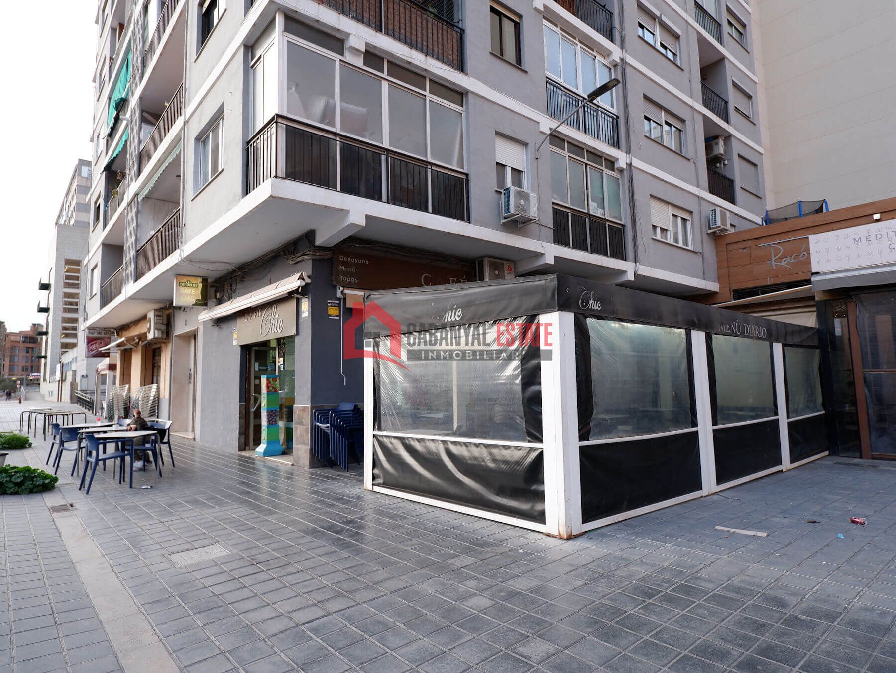 Exterior view of Premises for rent in  Valencia Capital  with Air Conditioner and Furnished
