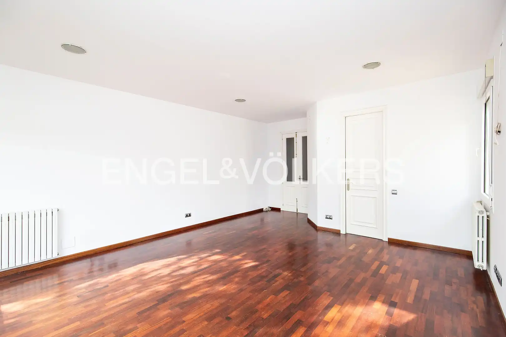 Sala d'estar de Casa adosada en venda en Sabadell amb Aire condicionat, Calefacció i Jardí privat