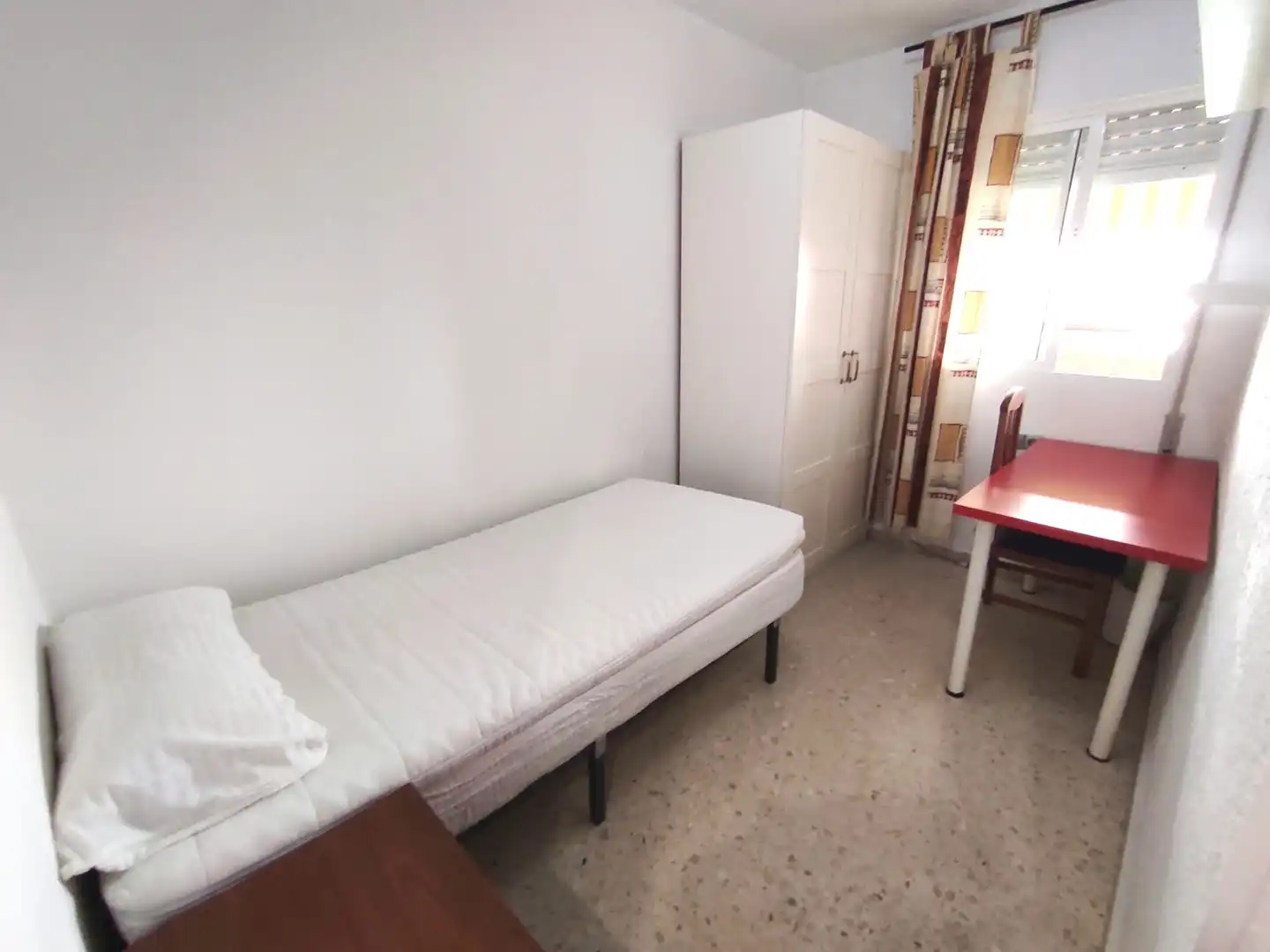 Habitación de Piso de alquiler en Málaga con Aire acondicionado, Terraza y Amueblado