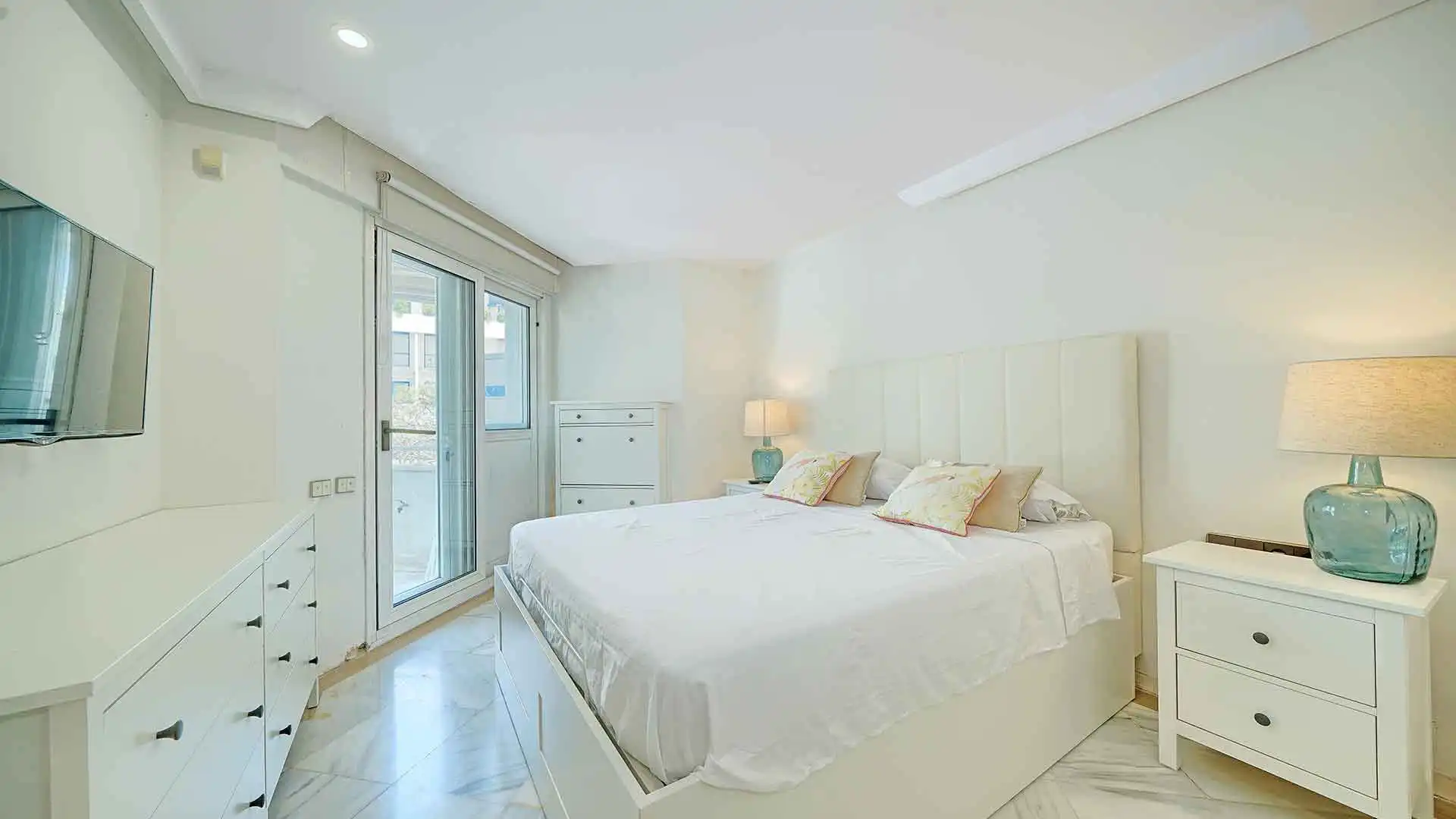 Dormitori de Apartament en venda en Marbella amb Aire condicionat, Calefacció i Terrassa
