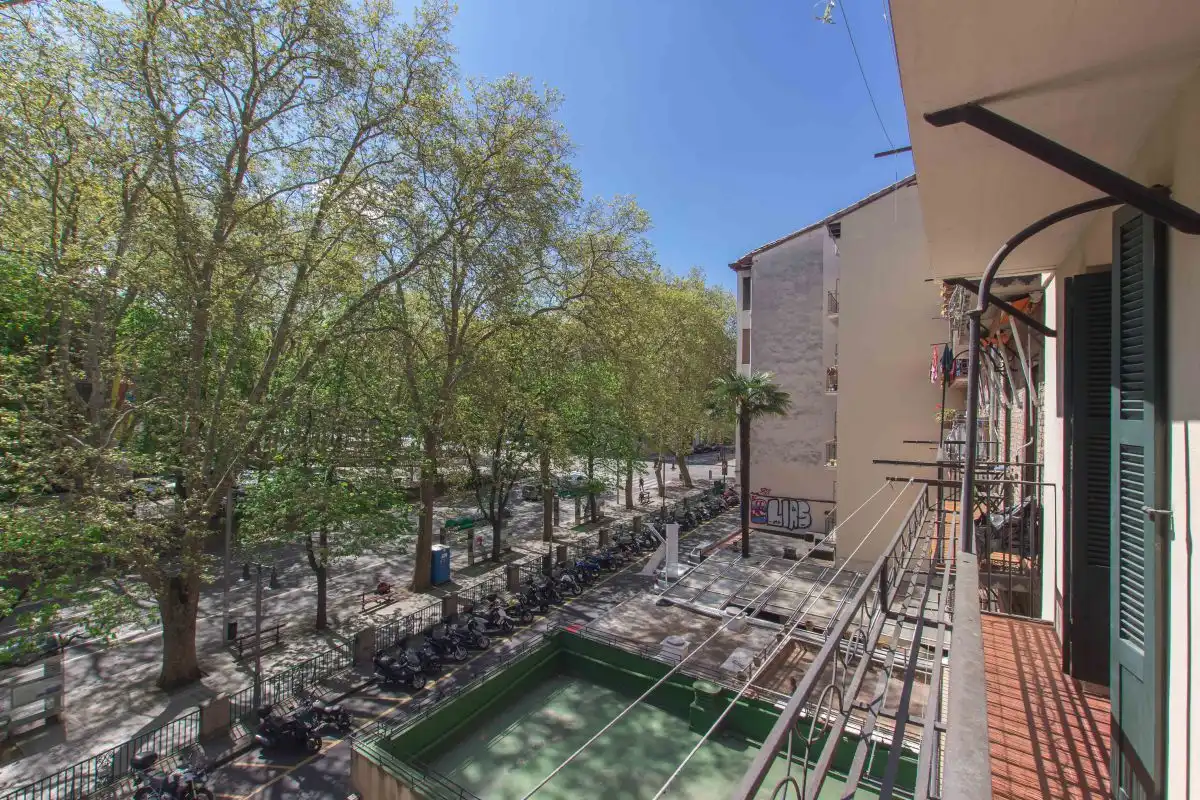 Außenansicht von Wohnung zur Miete in  Pamplona / Iruña mit Heizung und Balkon